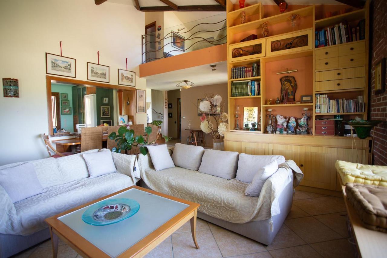 Residence On The Hill Near The Sea Siviri Luaran gambar