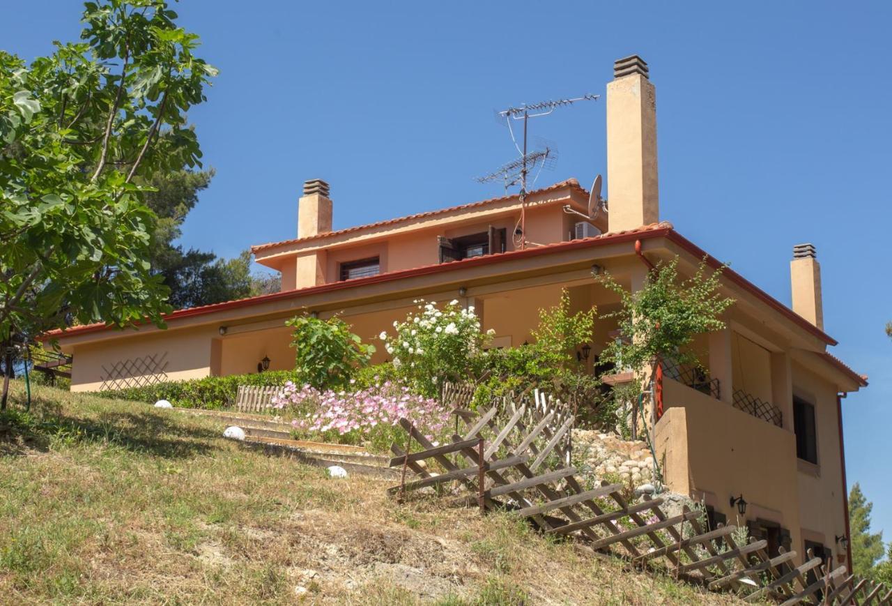 Residence On The Hill Near The Sea Siviri Luaran gambar